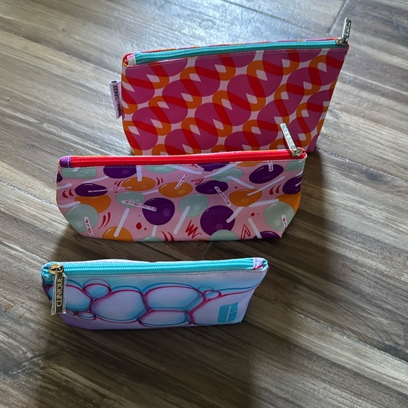 Mix & Match CLINIQUE skincare/make-up Bundles - Picture 2 of 9